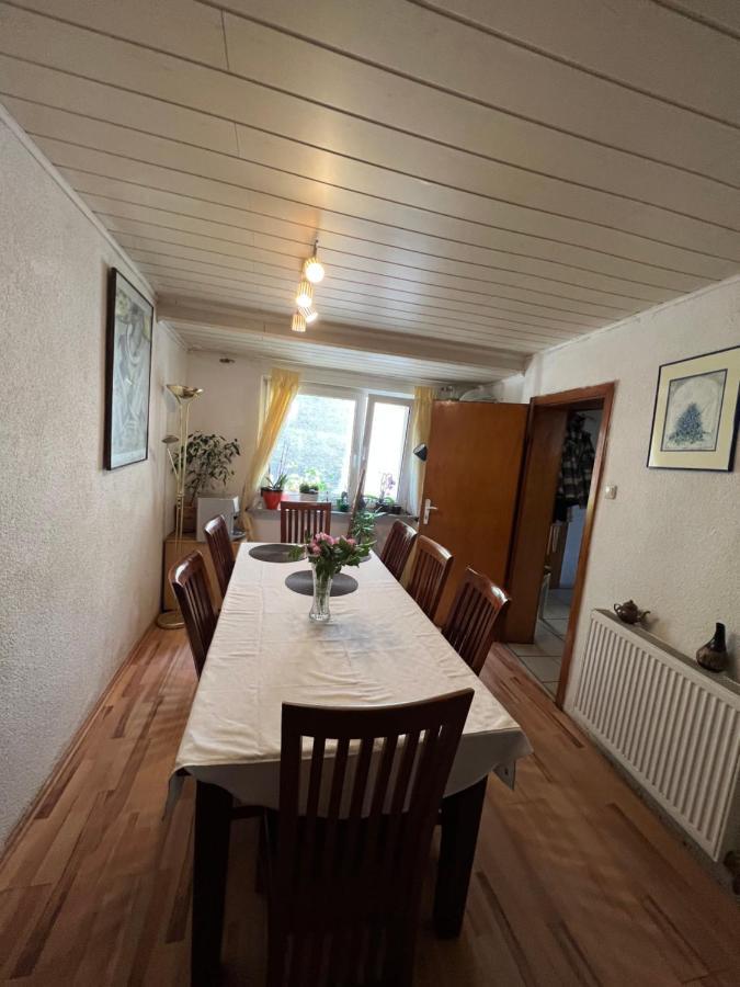 Gaestehaus Linden -Zweibettzimmer Exterior foto