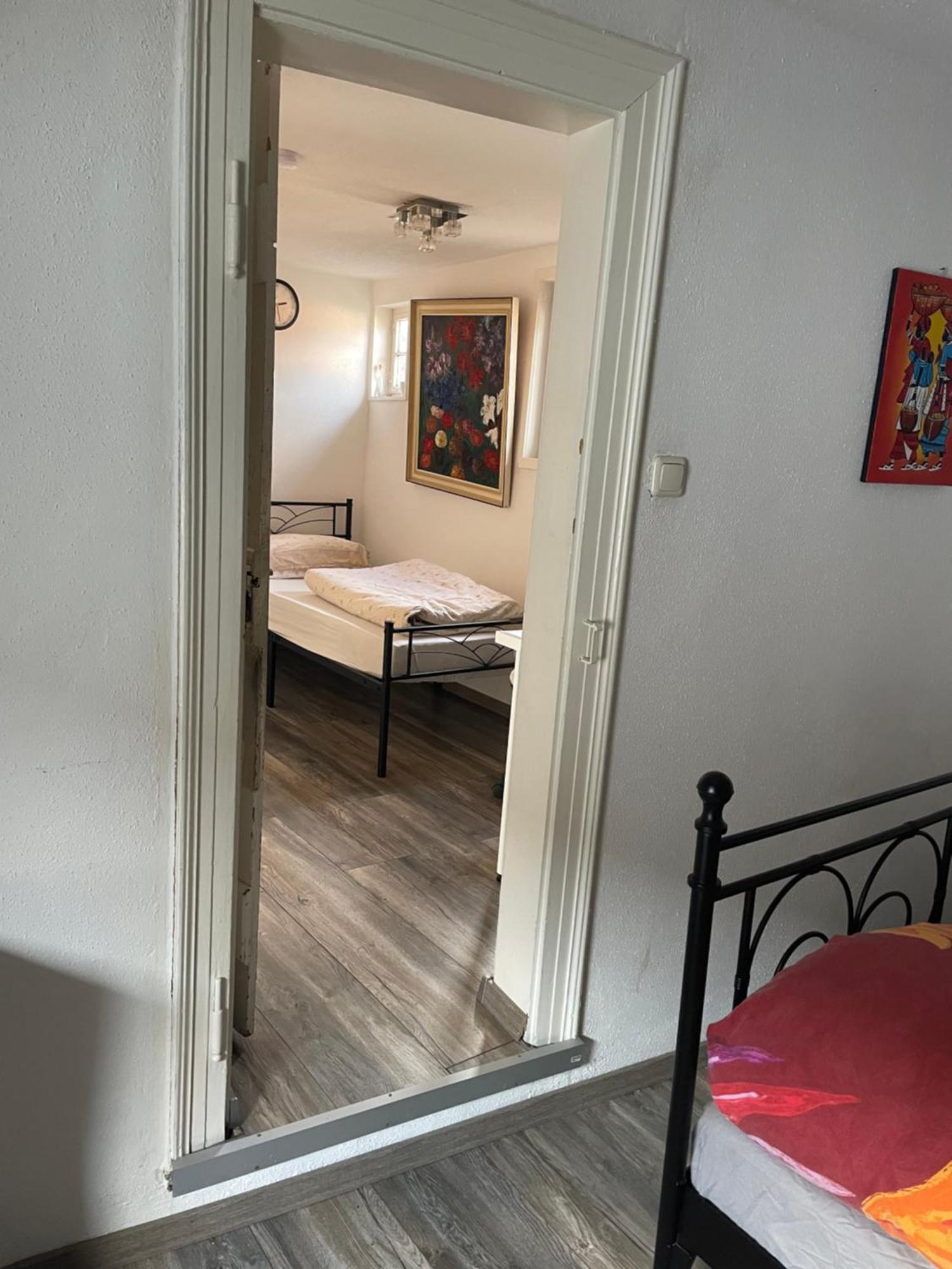 Gaestehaus Linden -Zweibettzimmer Exterior foto